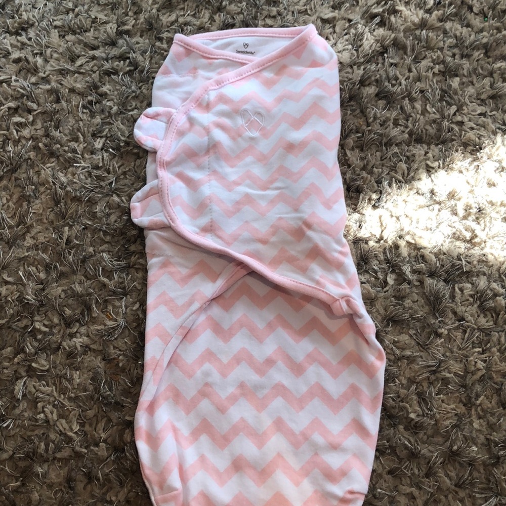 SwaddleMe Velcro swaddle. Sz Large (14-18lbs)